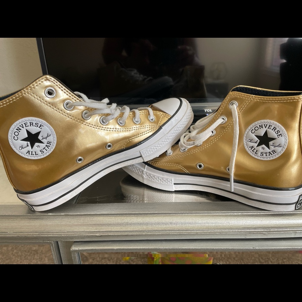 Gold converse